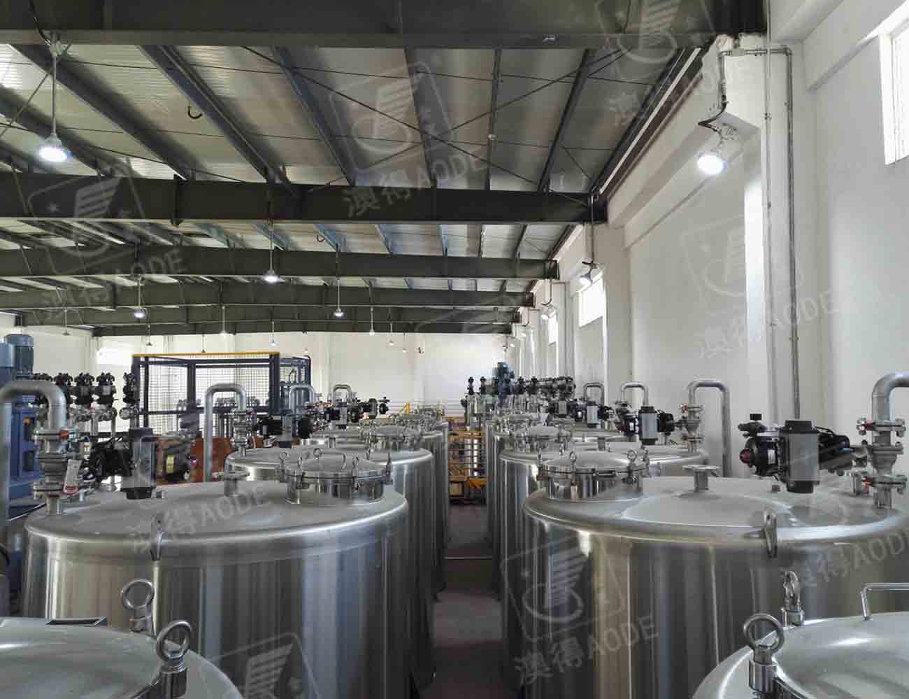 不(bu)鏽鋼立(lì)式儲罐(guàn)