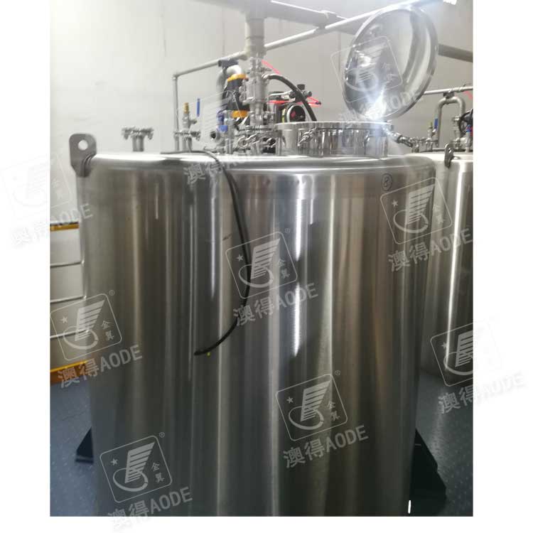 不鏽鋼(gang)儲罐