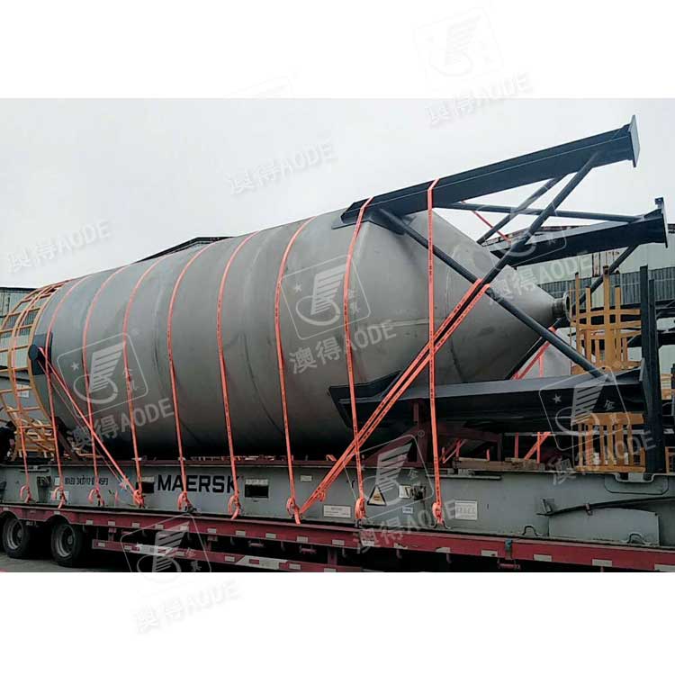 立式大型(xíng)儲罐