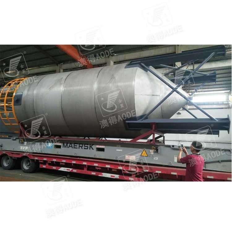 立式大型(xing)儲罐